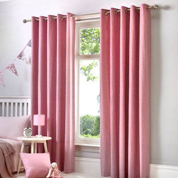 pink-theme-of-curtains
