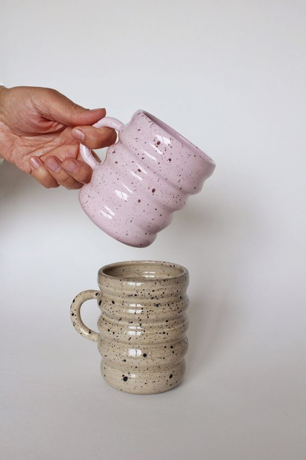 Distend-ceramic-mugs-style