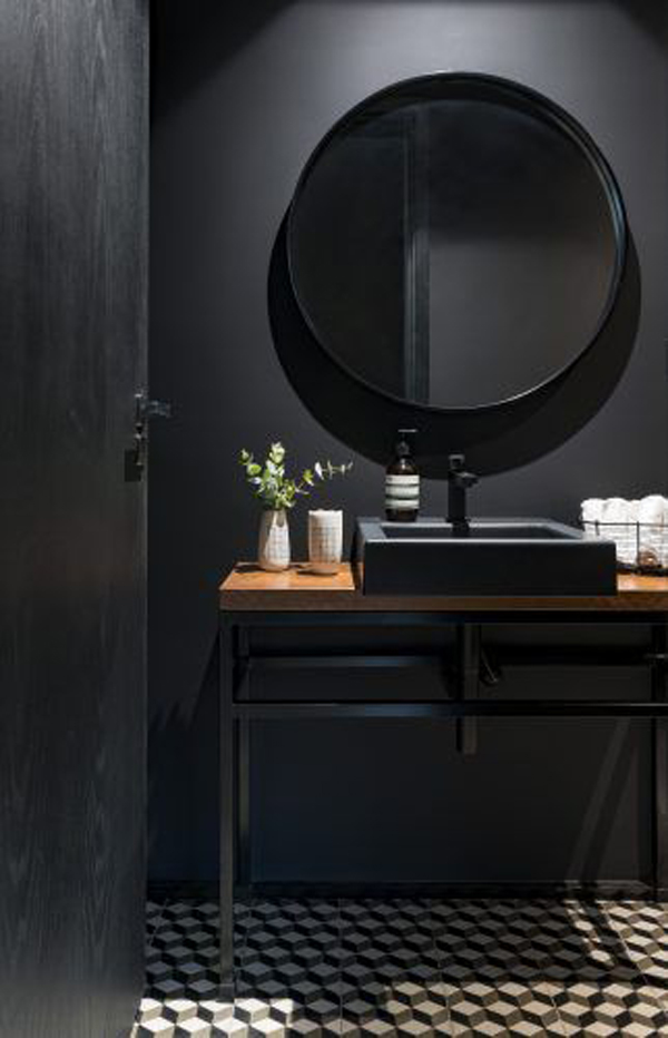 Apartment-bathroom-with-black-color-theme