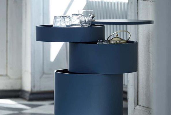 Coffee-table-with-dark-blue-color