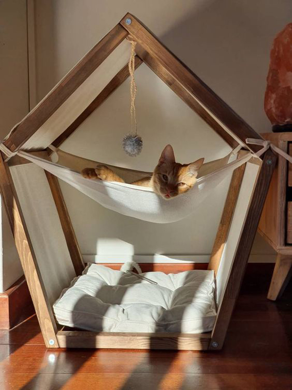 Cat-hammock-bed-for-your-lovely-pets