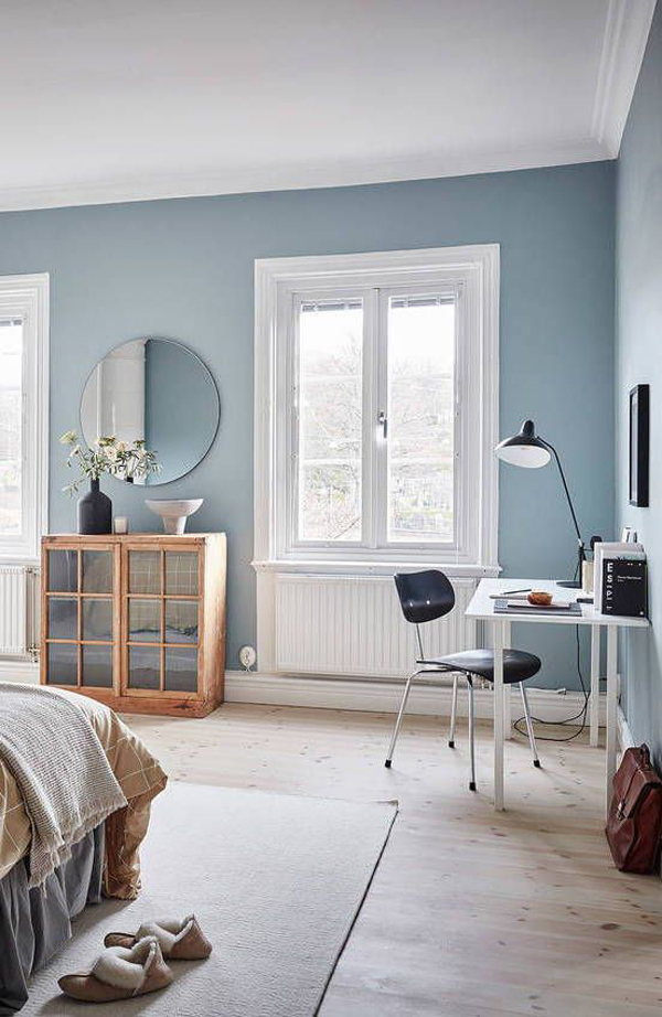 Light-blue-and-white-bedroom