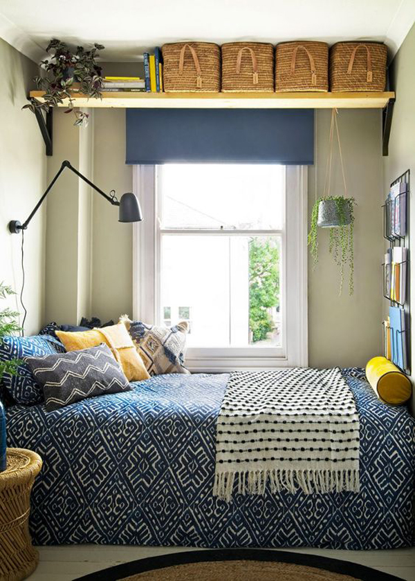 Smart-storage-in-the-small-bedroom