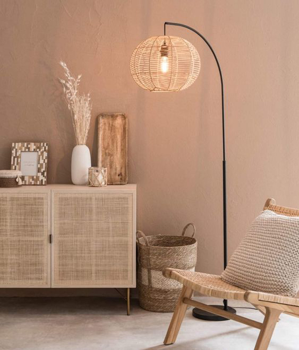 Aesthetic-bohemian-decor-with-pretty-lamp-stand