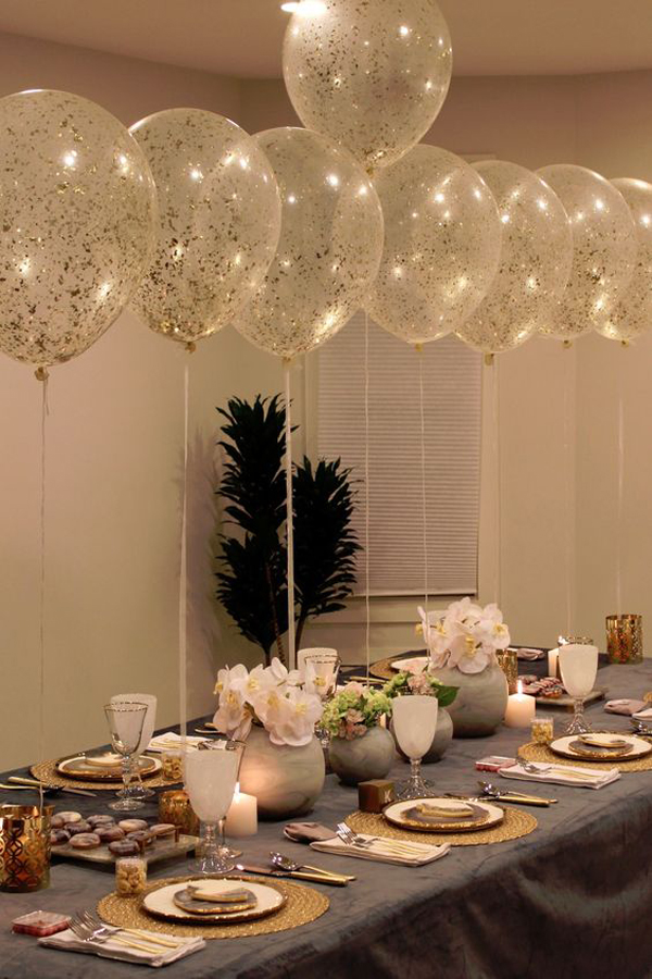 Dining-table-birthday-party-with-balloons-decor