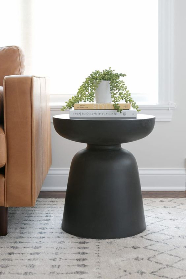 Modern-sofa-side-table-in-black-color