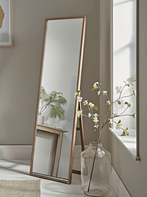 Rectangular-floor-mirror-design-in-your-bedroom