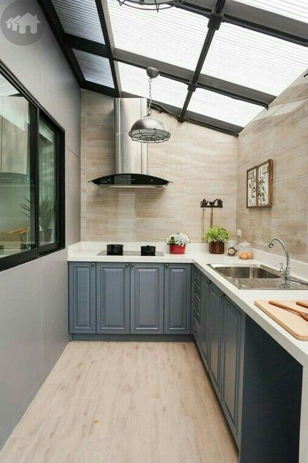 Modern-kitchen-design-with-natural-light