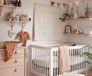 Pretty-baby-room-with-vintage-theme