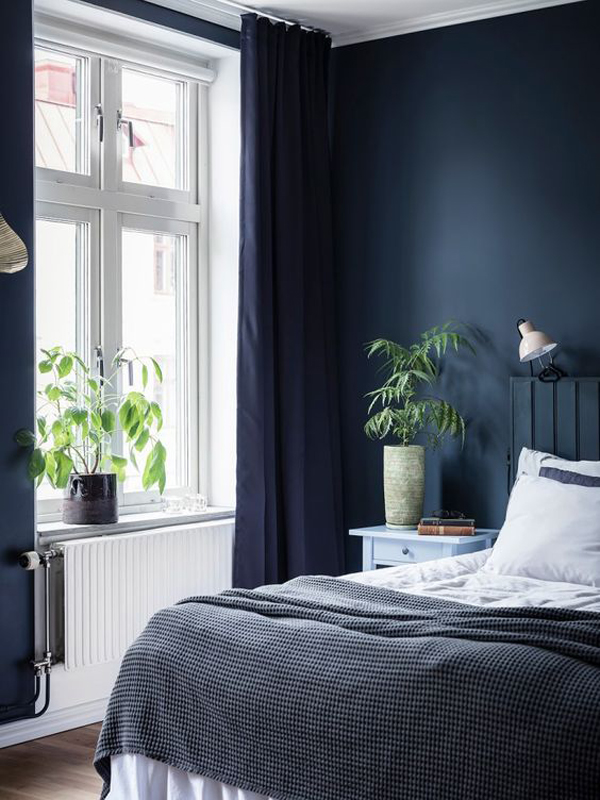 Elegant-dark-blue-bedroom