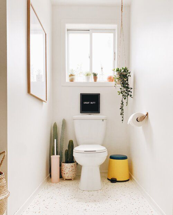Small-toilet-room-for-your-guest